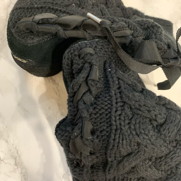 Uggs size 8 knit cardi boots - Picture 2 of 11